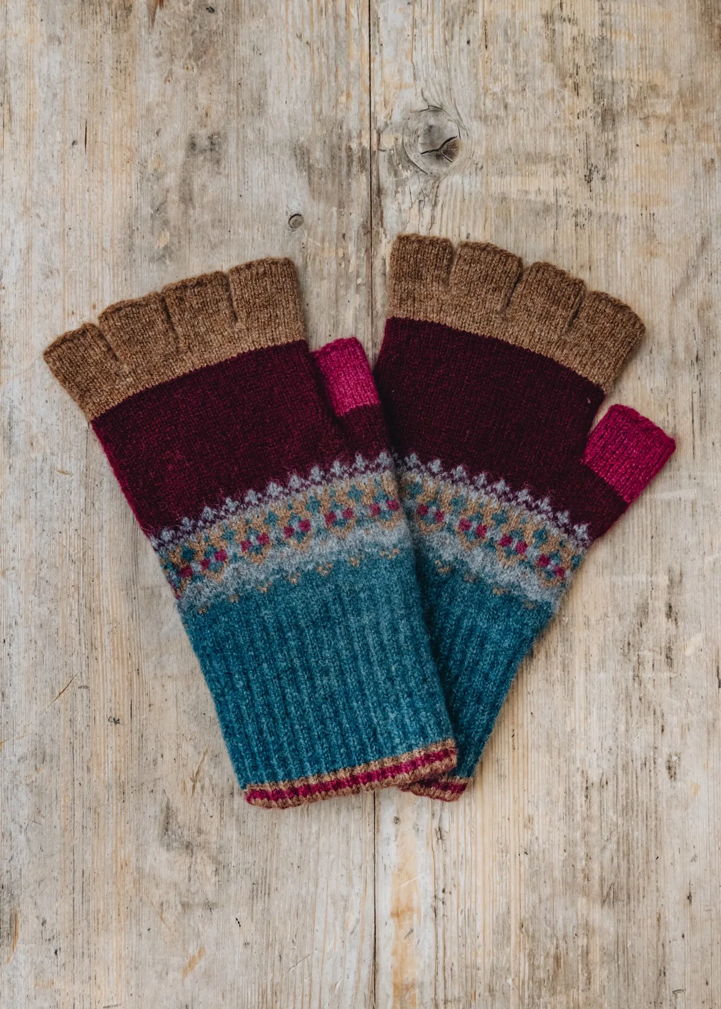 Alloa Fingerless Gloves in Velvet