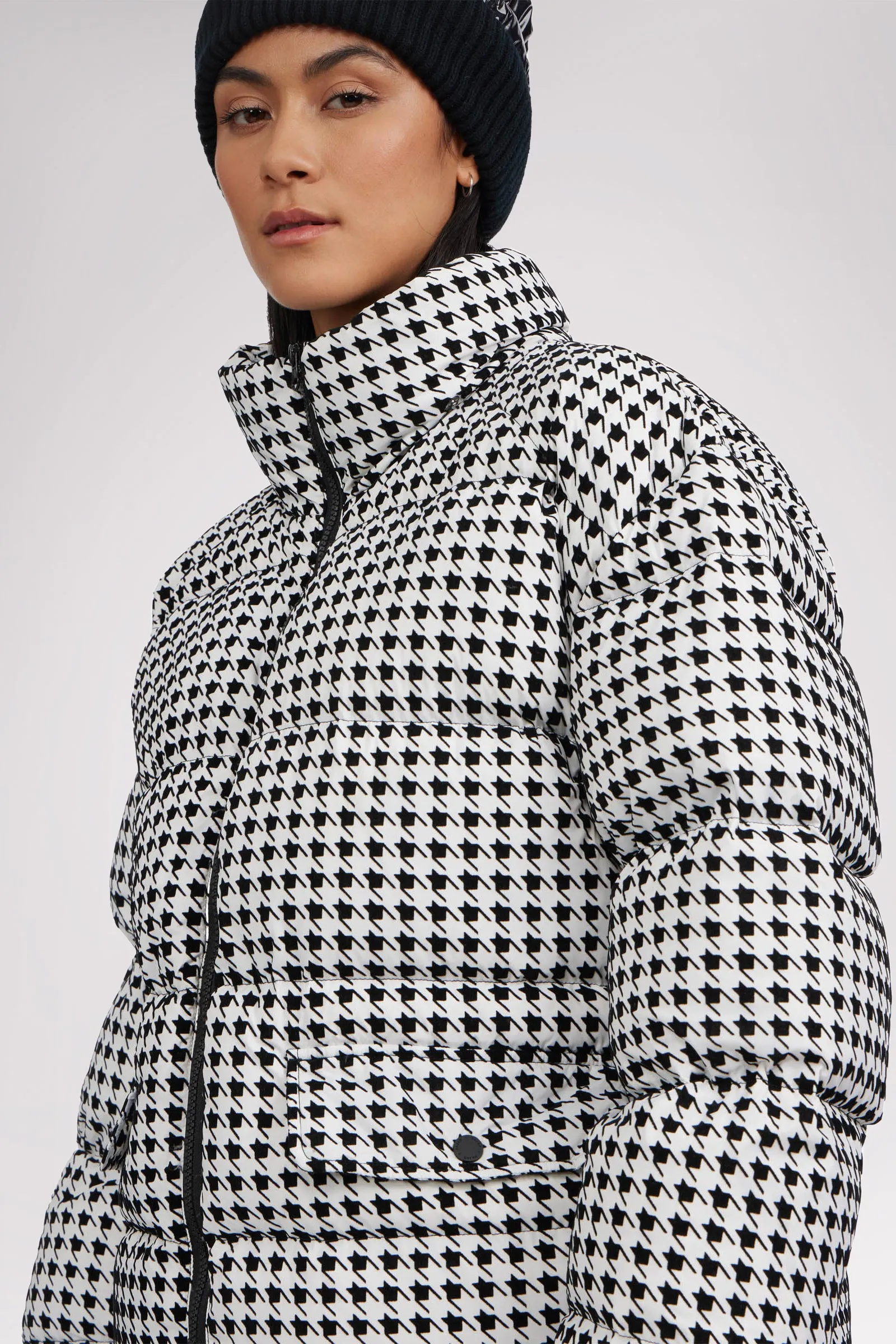 Ascella Women's Boxy Fit Houndstooth Short Puffer Jacket