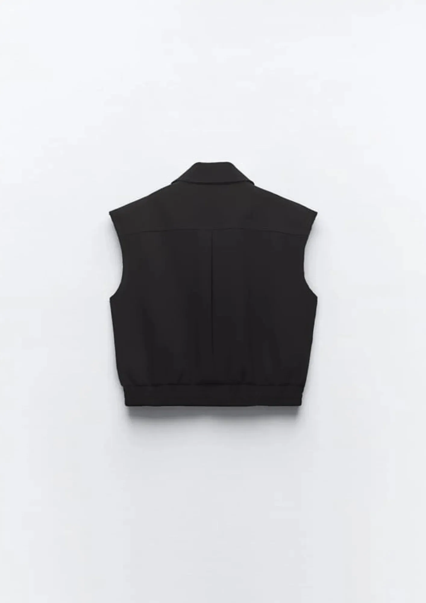 BLACK CROP GILET