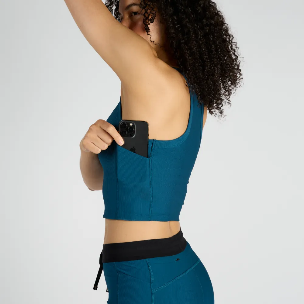 Cadence Scoop Neck Race Crop