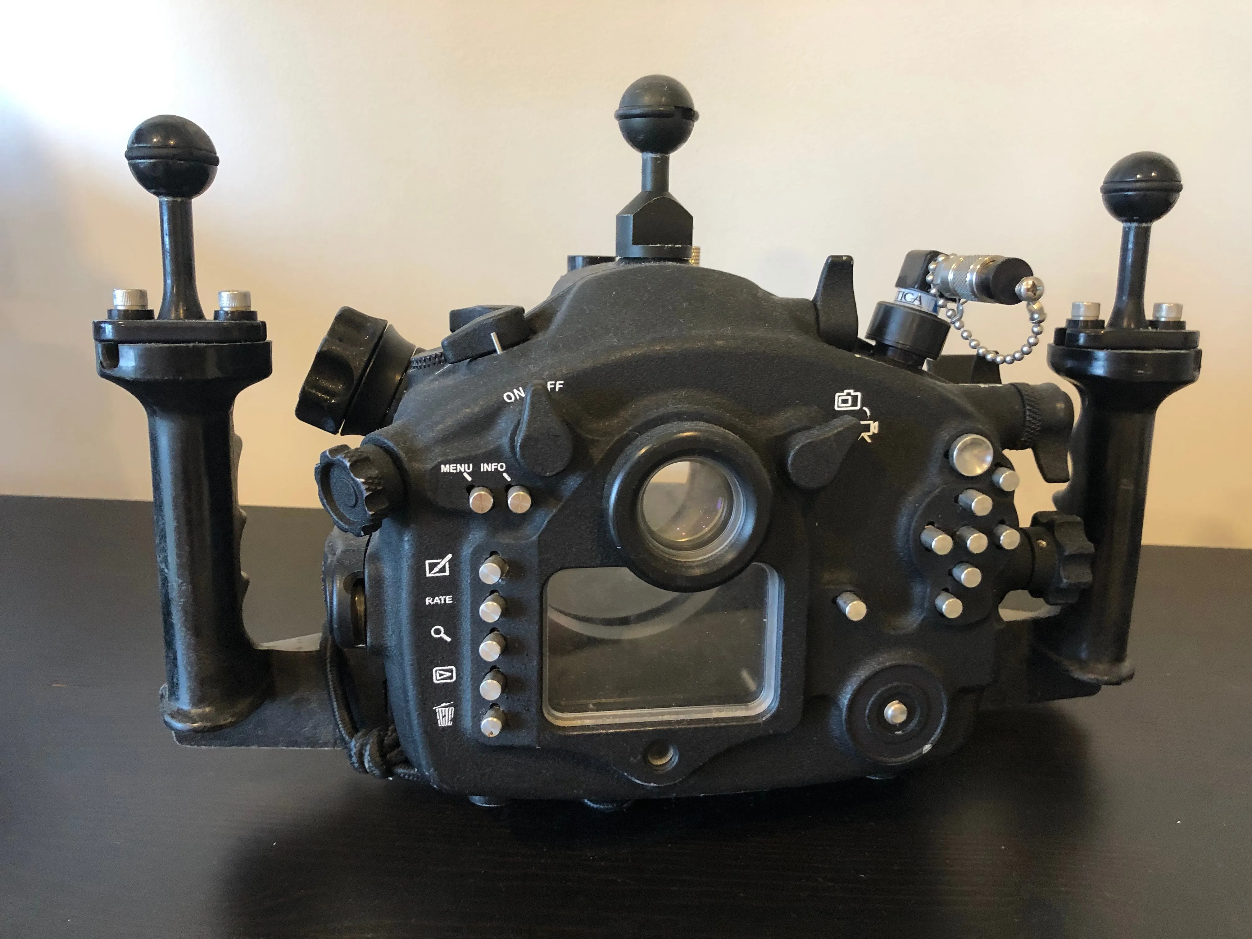 Canon 7D mkii dSLR Camera and Aquatica Aluminium Underwater Housing