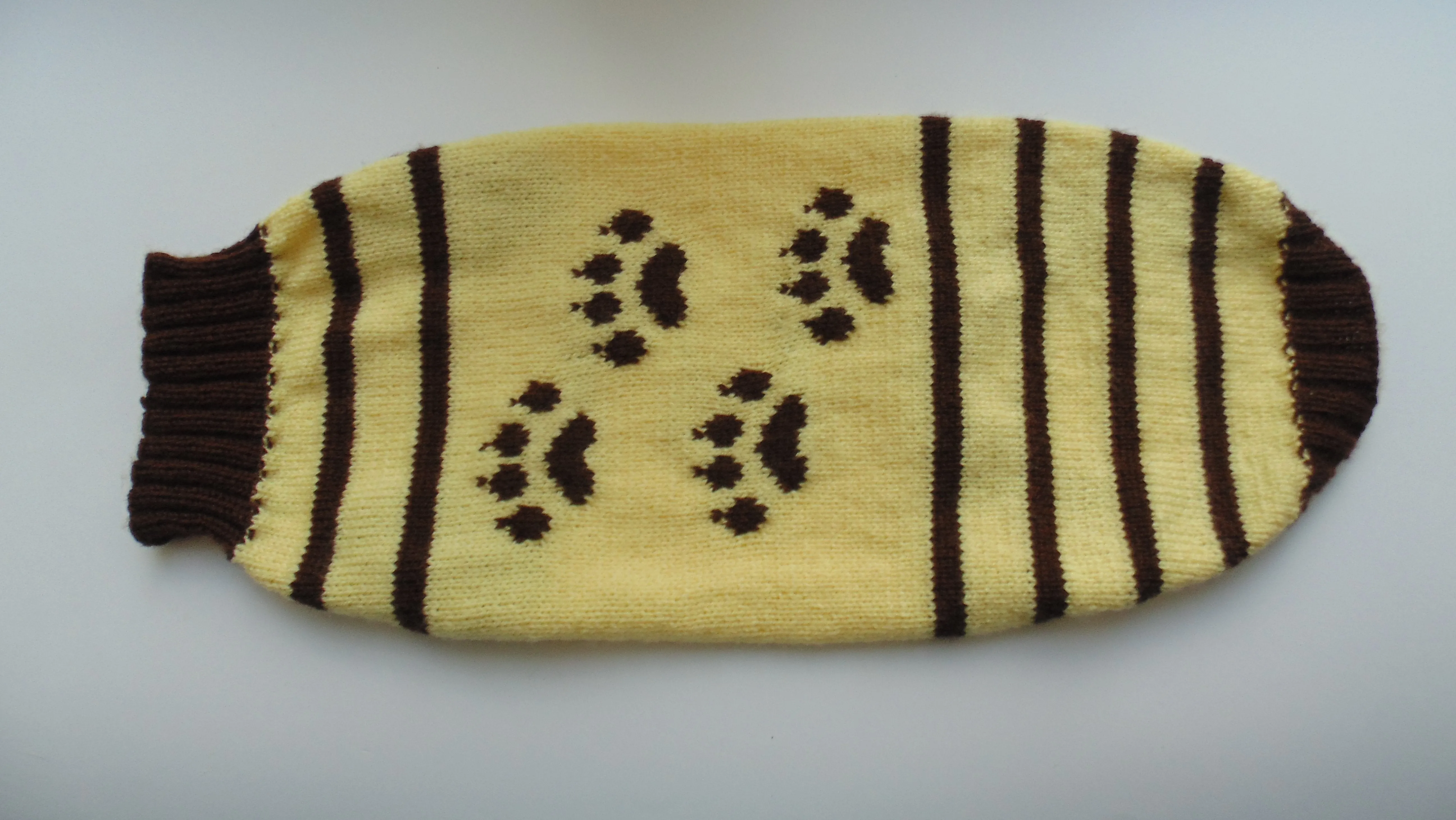 Cardigan with footprints for small dachshund