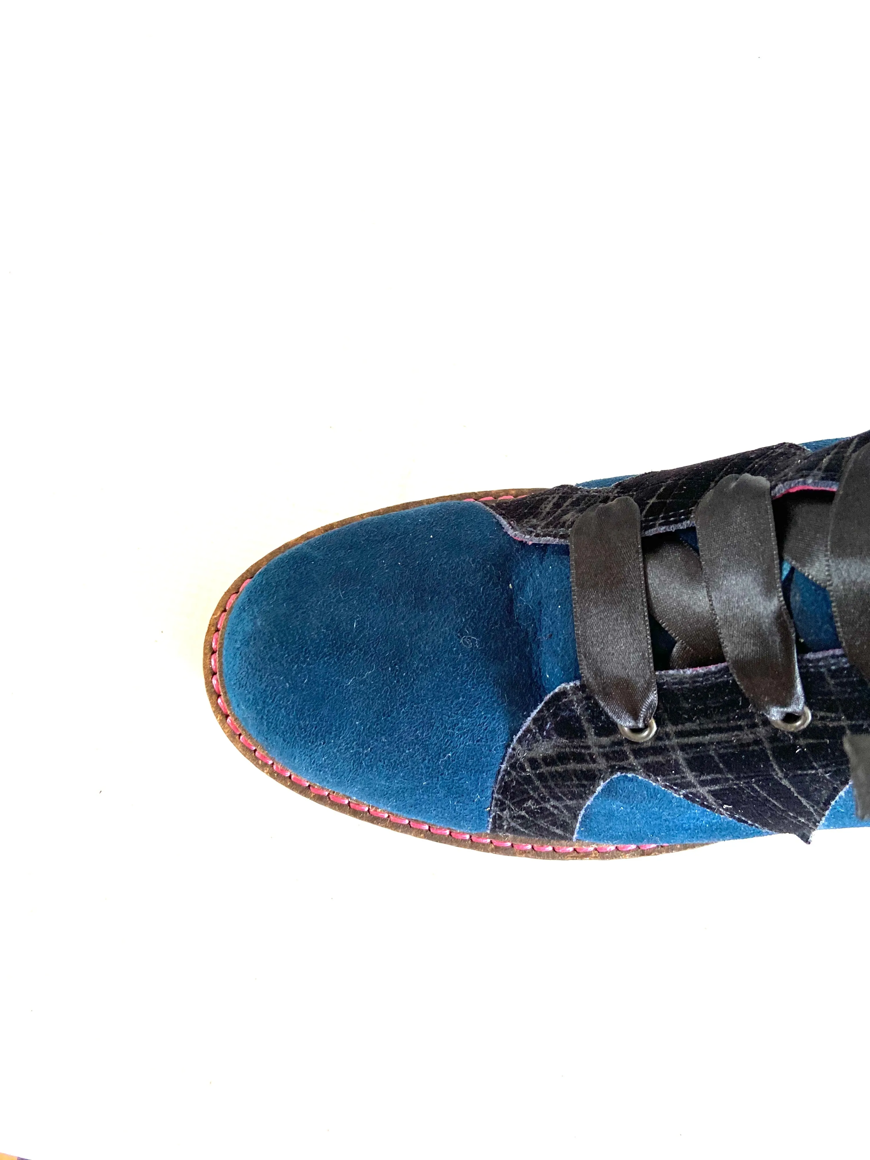 Chaude - Blue Sheepskin LAST PAIRS 37!