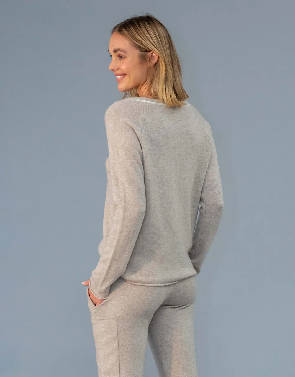 Un-Dyed Cashmere Jumper in Stone